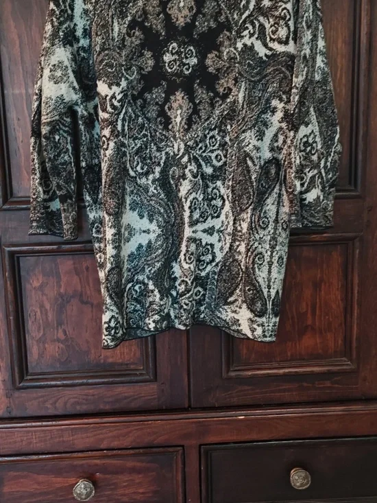 Peruvian Connection Cardigan - Picture 2 of 4